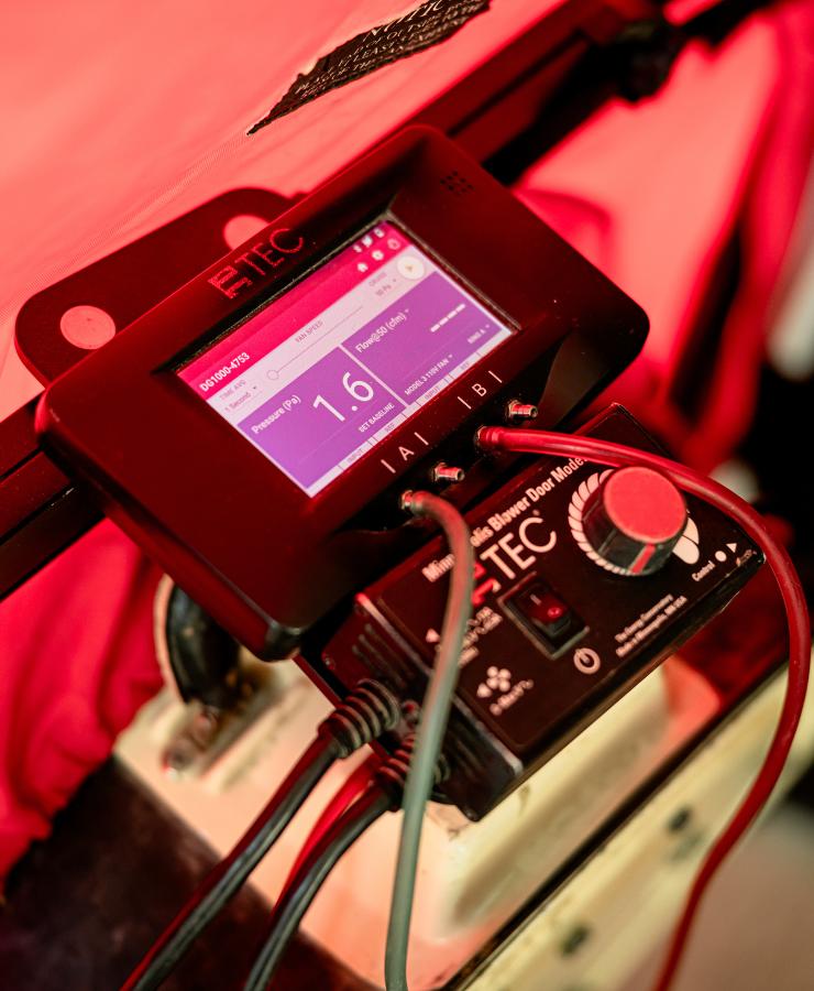 Close-up picture of a Blower Door Tester energy model